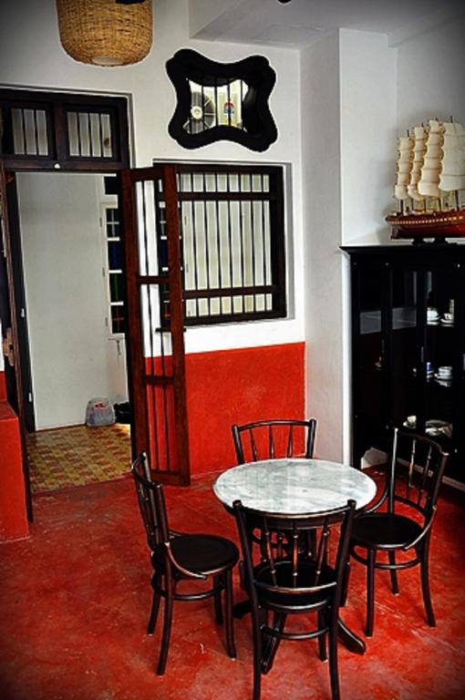 99 Oldtown Boutique Guesthouse Sha Extra Plus Phuket Bagian luar foto