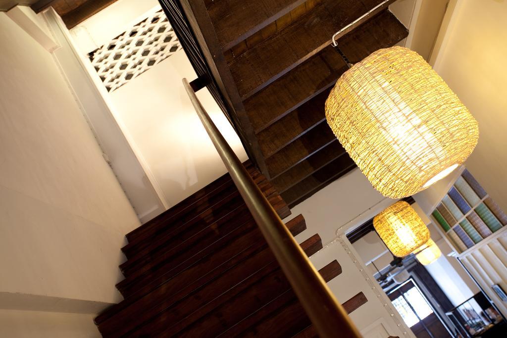 99 Oldtown Boutique Guesthouse Sha Extra Plus Phuket Bagian luar foto