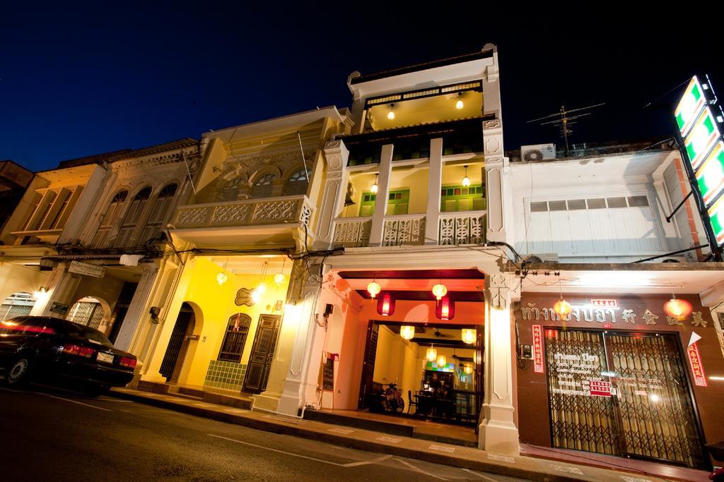 99 Oldtown Boutique Guesthouse Sha Extra Plus Phuket Bagian luar foto