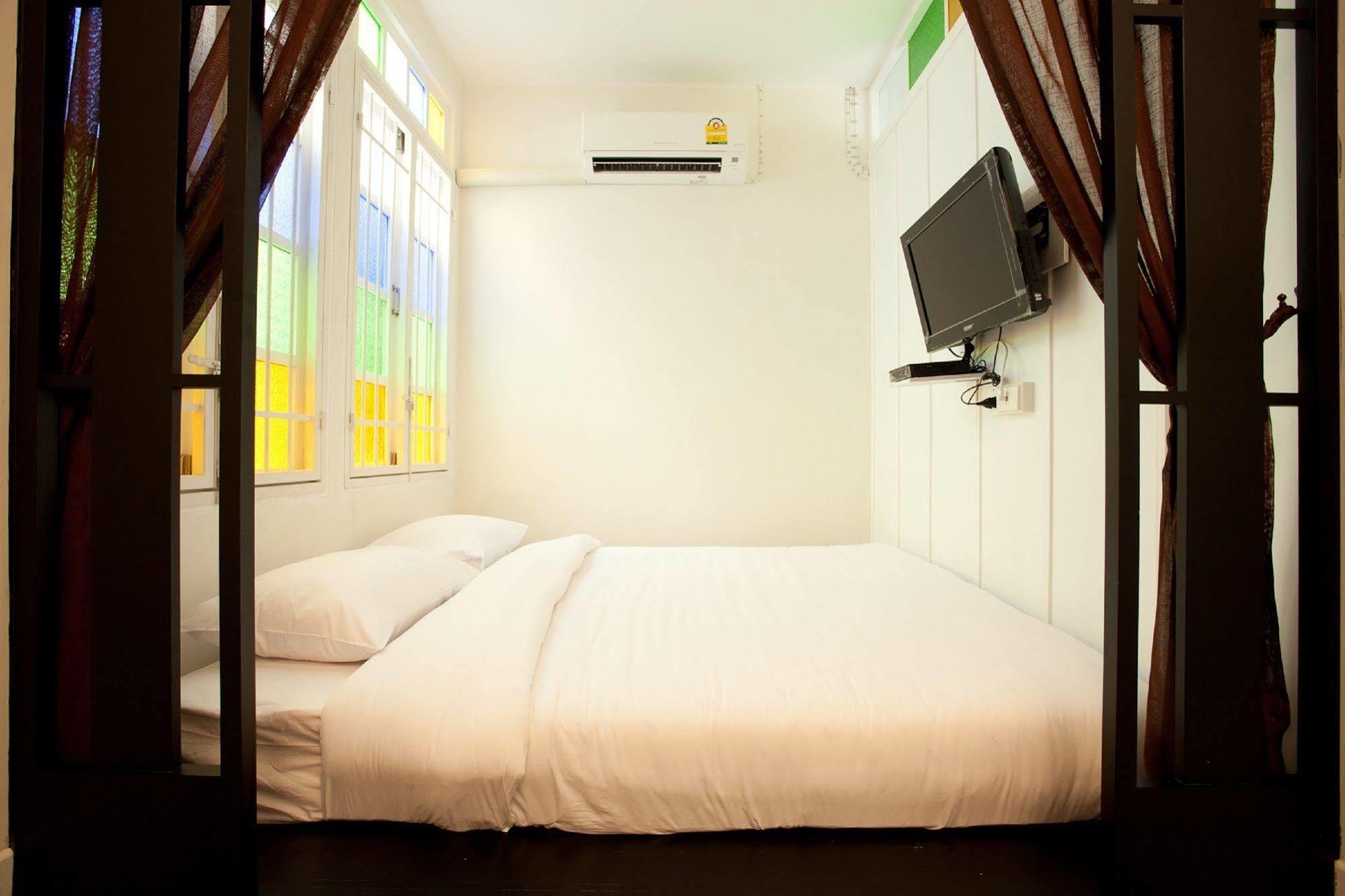 99 Oldtown Boutique Guesthouse Sha Extra Plus Phuket Bagian luar foto